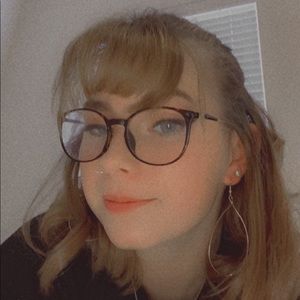 Meet your Posher, Hannah